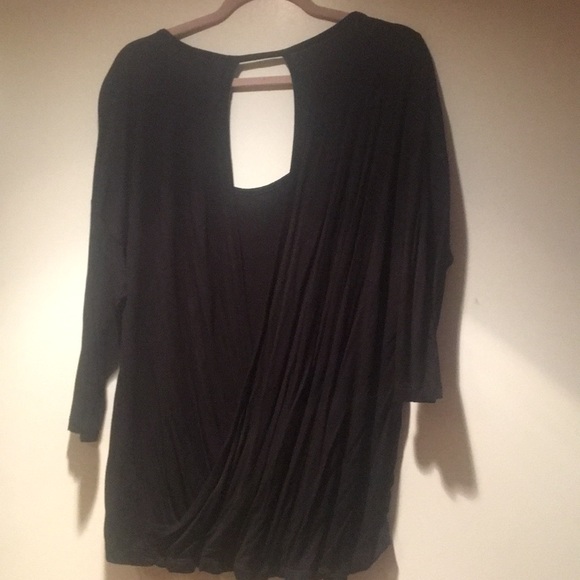 Black 3/4 Shirt - Picture 2 of 2